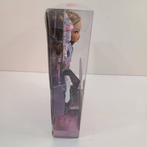 RARE 2004 Bratz Girls Night Out Yasmin New in Box Canadian Binlingual Box - Picture 5 of 10